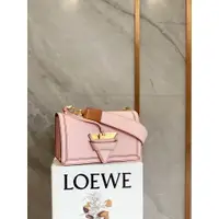 在飛比找蝦皮購物優惠-二手LOEWE Barcelona bag 三角包 0527