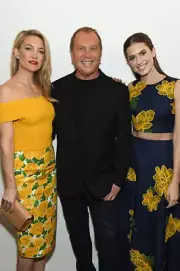 Kate Hudson designer Michael Kors Allison Williams pose backstage - Old Photo 2