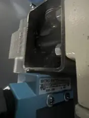 MICRO SWITCH BZE6 2R DMIC BVAL 07505 4323 JFBZ DIRECTIONAL SWITCHED VALVE 120PSI
