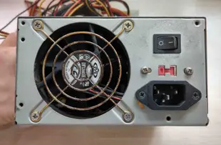 蛇吞象 Snake PVX-300W ATX 300W(瓦) 電源供應器 Power Supply 電腦機殼 Case