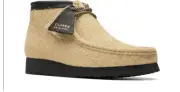 Clarks Men's Wallabee Boot Maple/Black Suede Made in Vietnam