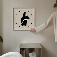 在飛比找樂天市場購物網優惠-貓咪舉手掛鐘 插畫設計時鐘 造型掛鐘 靜音牆面掛鐘 簡約時鐘