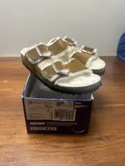 BIRKENSTOCK Womens Arizona Shearling Sandals Narrow Mink Brown 39 W8 MSRP $150)