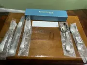 (NEW) Reed & Barton /Hammered Antique 5Pc Flatware Place Setting 5 Piece Silver