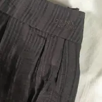 在飛比找蝦皮購物優惠-全新 DKNY JEANS 短蓬裙