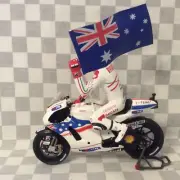 1/12 MINICHAMPS STONER BIKE AND FIGURE DUCATI MOTO GP AUSTRALIA 2009 122 090127