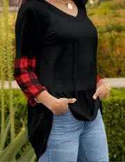 XL NWT Women's Lily Black & Red Check Sleeve Long Sleeve V-Neck Tunic
