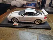 Maisto Porsche 911 GT3 RS 4.0 Die-Cast Model Car