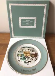 Country Christmas AVON Wedgwood 1980 Collector Christmas Plate 22K Gold Trim NIB