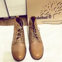 在飛比找蝦皮購物優惠-Timberland真皮休閒靴子