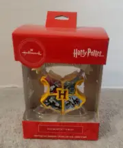 Harry Potter Hogwarts Crest Ornament/Wizarding World/Brand New In Box