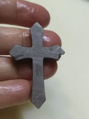 鎳鐵隕石Aletai阿勒泰鐵隕石天鐵阿勒泰鐵隕石十字架飾品首飾48×31.5×5.3mm/18.2克
