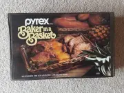 Pyrex Baker In A Basket 3 Qt. Glass Utility Dish/ Woven Basket NEW In Box