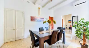 Valletta 2 bedroom sleeps 6 apartment walking distance to centre and the sea