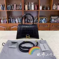 在飛比找Yahoo!奇摩拍賣優惠-曉飛精品 Balenciaga 巴黎世家 Hourglass