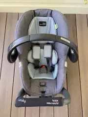 BRITAX Safe n Sound Baby Capsule Bonus Travel Cot