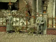 RARE Dragon 1:35 German Feldgendarmerie w/Dogs Set (2)