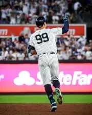 Aaron Judge Pointing for Crowd New York Yankees 8x10 MLB Baseball Photo