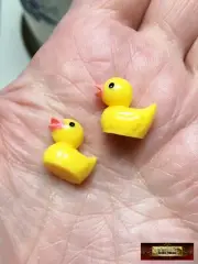 M00068x2-FS MOREZMORE 2 Miniature Bathtub Rubber Ducks Duckie Dollhouse Mini
