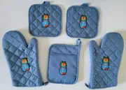 5 Piece Set kitchen oven mitts, potholders and pot placement Russian Matryoshka