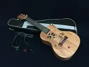 Concert Ukulele UK231P Mahogany + Padded Bag, Hook Strap and pick