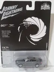 Johnny Lightning 1:64 2002 Aston Martin V12 Vanquish