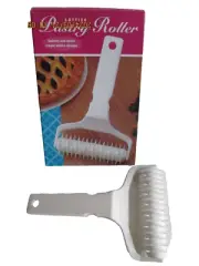 1997 CMI Lattice Pastry Dough Roller Cookie Cutter Baking Tool New in Box