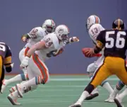Offensive lineman Ed Newman Miami Dolphins blocks against lineback- Old Photo
