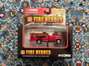 CORGI - FIRE HEROS - 1953 Mack B Open Pumper CS90011 BOSTON FIRE DEPARTMENT BFD