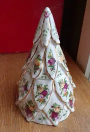 Royal Doulton Old Country Roses Collection Tree Treat Jar #28837-940~Roses/Gold