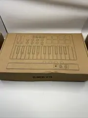 M-Vave SMK-25 Midi Control USB Keyboard 25 Keys 8 Backlit Drum Pads