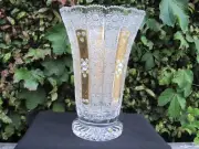 BOHEMIA 18K GOLD QUEEN LACE PEKE HAND CUT CRYSTAL PEDESTAL VASE 10"