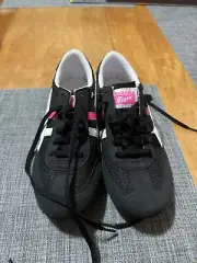 Asics_Onitsuka Tiger_Machu Racer - Black / White / Dragonfruit! Rare! Brand NWT!