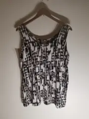 Chico's Travelers Shiny Broken Maze Tank Top Size 3 NWT $59