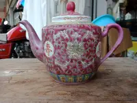 在飛比找Yahoo!奇摩拍賣優惠-琺瑯彩茶壺，萬壽無疆茶壺，完整，1388061