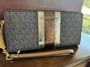 New Michael Kors Jet Set Travel MK Continental Wallet Wristlet Brown