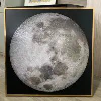 在飛比找Yahoo!奇摩拍賣優惠-熱賣 月球拼圖框1000立體懸浮實木地球女權500片圓形月亮