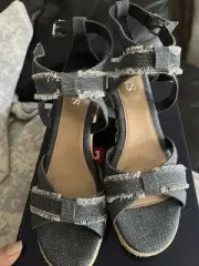 Chaps Sadria women’s wedge Sandals Sz 7
