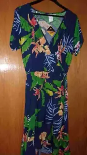 Sun & Fun Casual Apparel Dress- Size-S, NWT, Floral Printed Wrap Dress