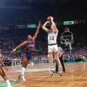 Larry Bird Boston Celtics shoots the ball v Detroit Pistons circa - Old Photo 2