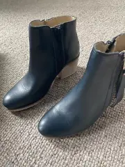 Wittner ‘Hurlie’- blue leather boots size 35