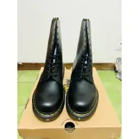 在飛比找蝦皮購物優惠-Dr.Martens 1490 10孔 US10 全新完整盒