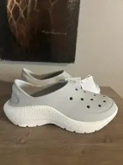 Crocs Classic Sneaker Size 9 Woman White And Grey Men Size 7