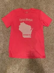 Captain Morgan Wisconsin WI Red T-shirt Milwaukee Size L Large