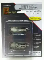 Pegasus 726 Sd.Kfz. 251/1 Halftrack Winter Camouflage 1/144 Scale Models