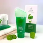 Centella Asiatica Cleansing Gel reduces acne and sensitive skin.
