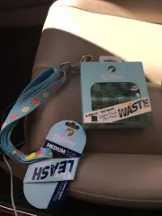 Wimsy Medium Dog Doughnut Leash and 160 Waste Bags.