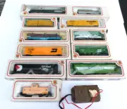 BACHMANN HO SCALE UNION PACIFIC LOCOMOTOR & TENDER #809, CARS & CABOOSE IN BOXES
