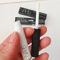 在飛比找Yahoo!奇摩拍賣優惠-祁祁超期小樣nars娜斯防暈染眼影底霜2.8g輕無畏打底眼妝