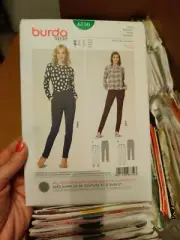 Burda Style Pattern 6750 Ms Skinny Pants w/Tapered or Stirrup Legs Sz 8-18